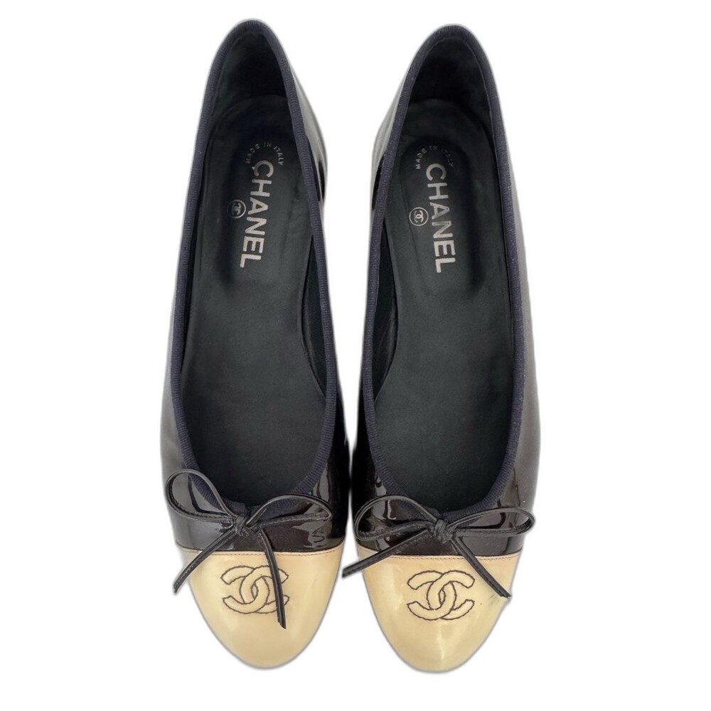 Chanel Vintage CC Logo Patent Leather Dark Brown & Ivory Captoe Flats EU 40.5